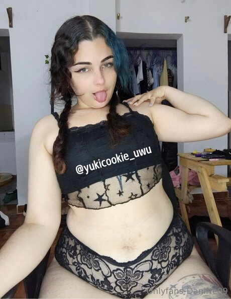 Danine09 porn actress galleries