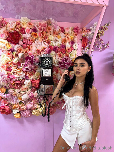 swinger milf onlyfans erotic image