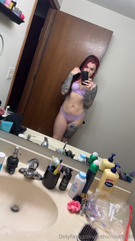 Gothicrose5599 star naked picture