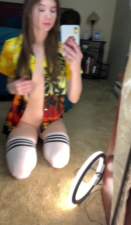 MooshMallow model pretty images