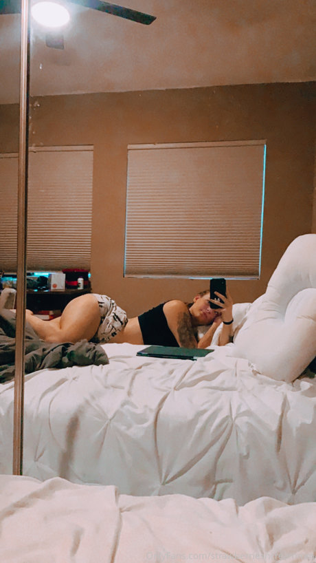 Lindsay Lohann naked actress image