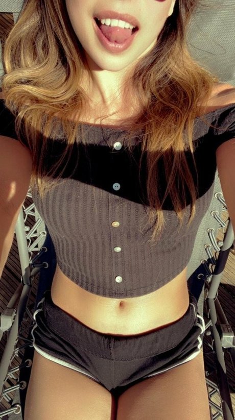 jess main model top photos