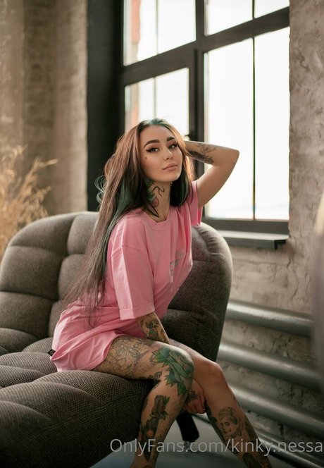 busty mom onlyfans hot nude photo