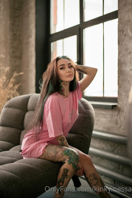 Kinky Nessa xxx pornstar gallery