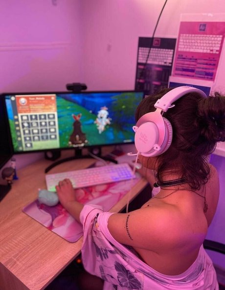 Diana Kitty sexy actress pic