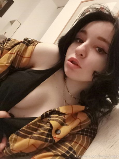 Tanya Angel star nude pic