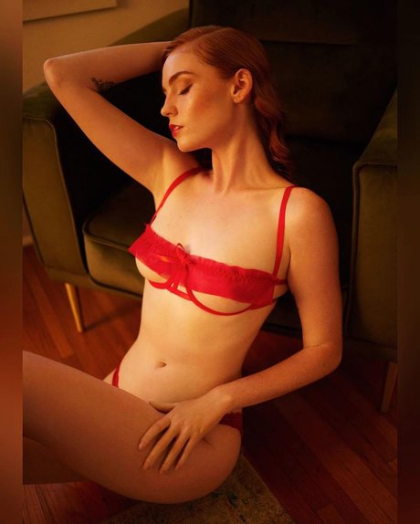 20 years old onlyfans erotic image