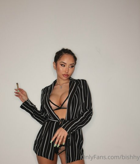 bishhyb pornstar nudes image