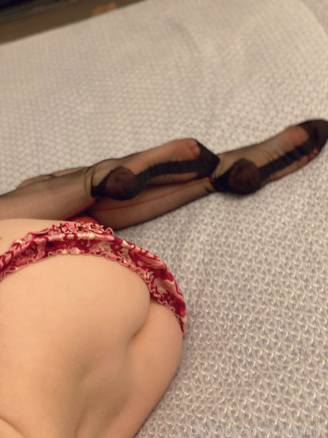 perfect shemale onlyfans pornos images