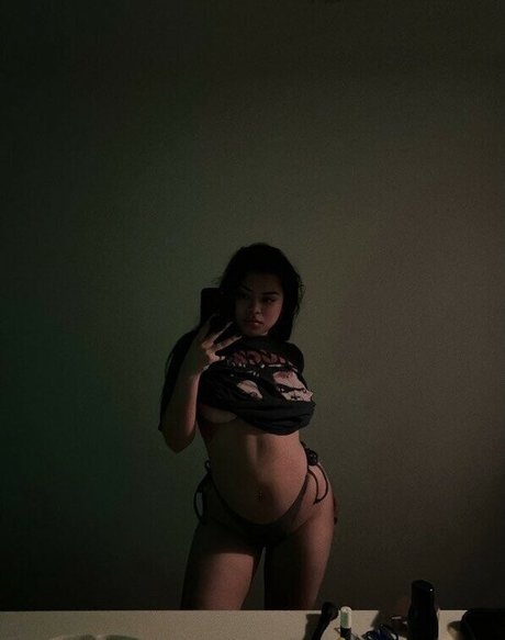 GMayaOF naked actress pic