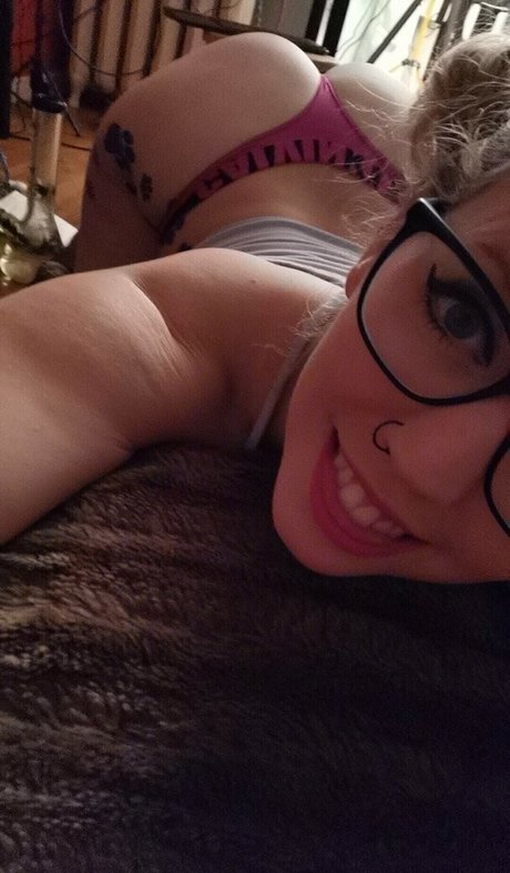 Blueellad star exclusive photos