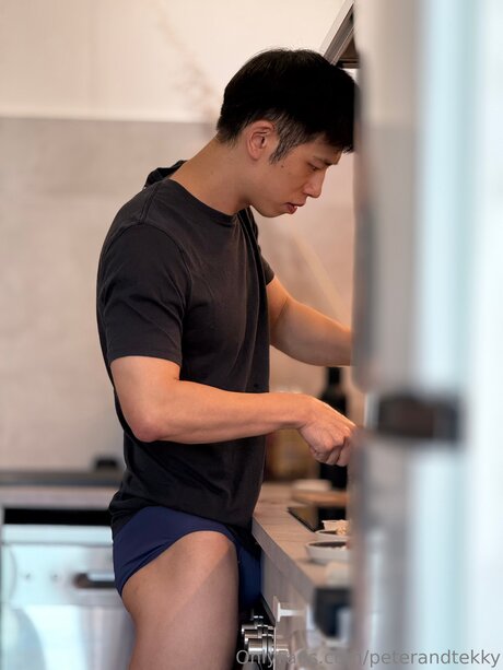 Peterandtekky model adult photos