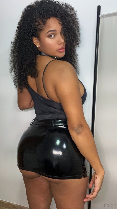 Kixxy pornstar hot pictures