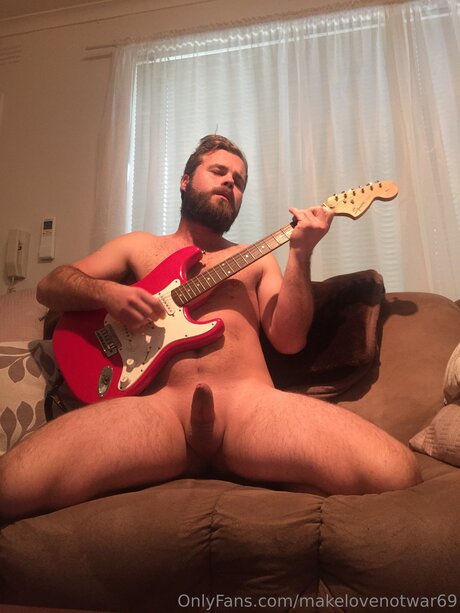 Makelovenotwar69 model hd pic