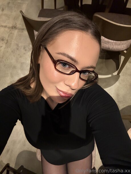 lips onlyfans free sexy photo