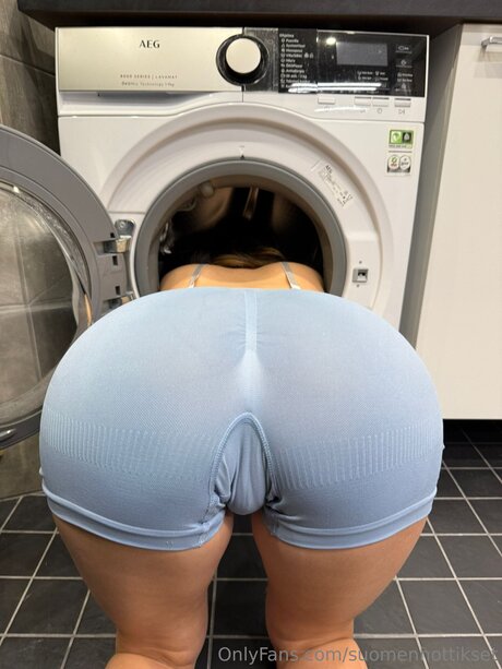 curvy shemale onlyfans sexy nude pic