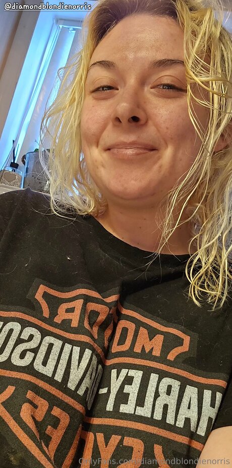 Diamondblondienorris top model picture