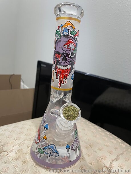 Katrynamaxxofficial adult star pics