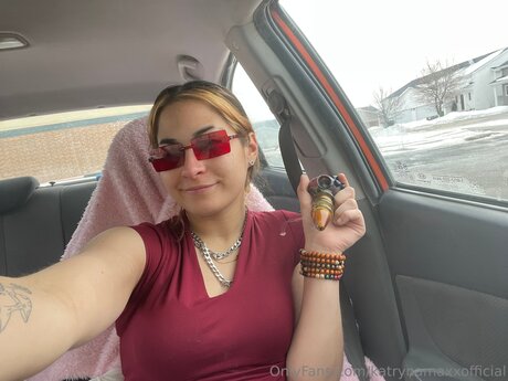 Katrynamaxxofficial xxx star pics