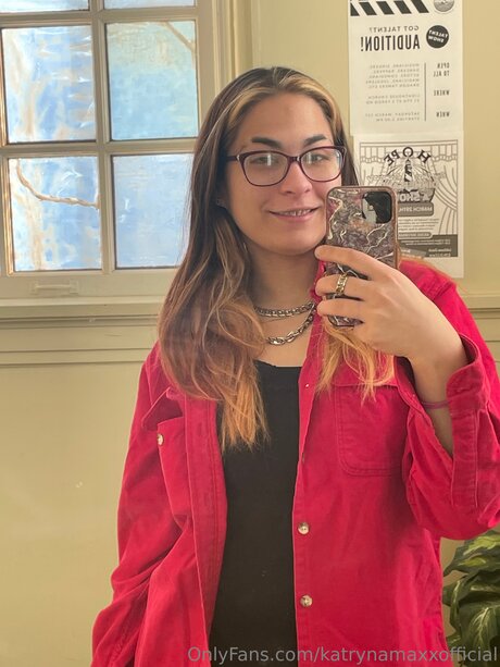 Katrynamaxxofficial nudes model photos