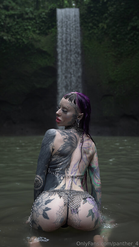 Panther 4 model erotic photos