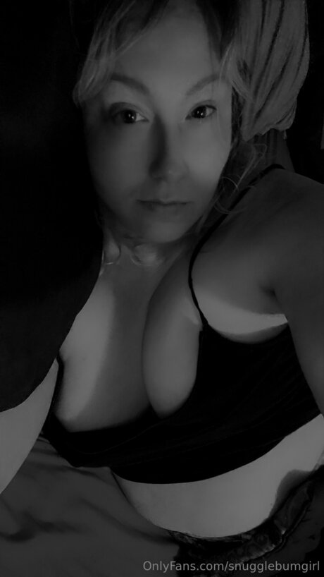 Snugglebumgirl beautiful pornstar galleries