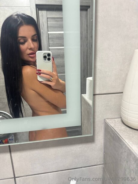 U444299636 nude pornstar gallery