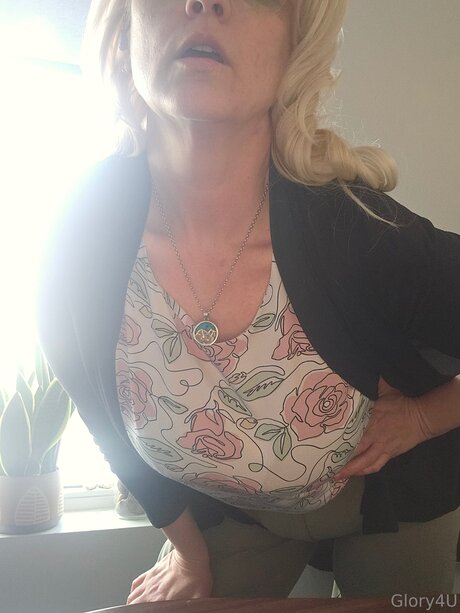 Glory4u hot actress images