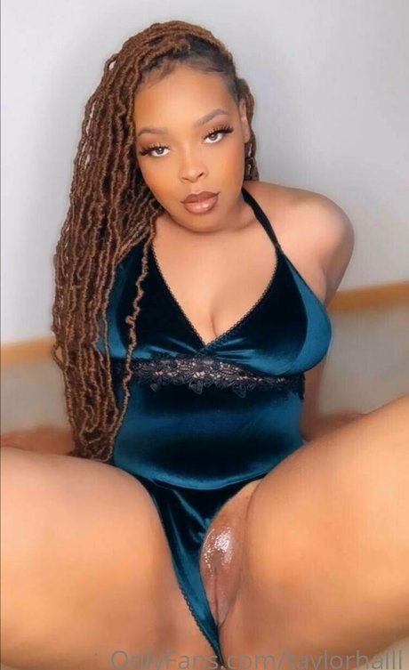 Taylor Halll_ star pics