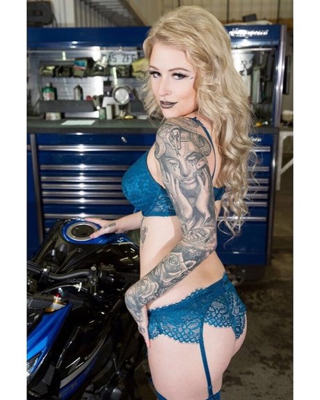 Flash Diamond star sex galleries