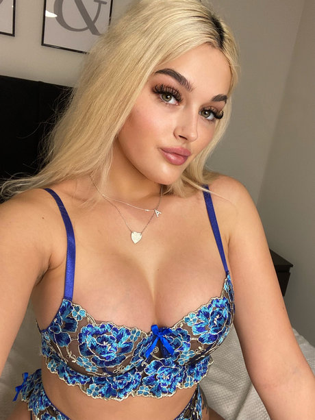 crossdresser onlyfans sexy naked image