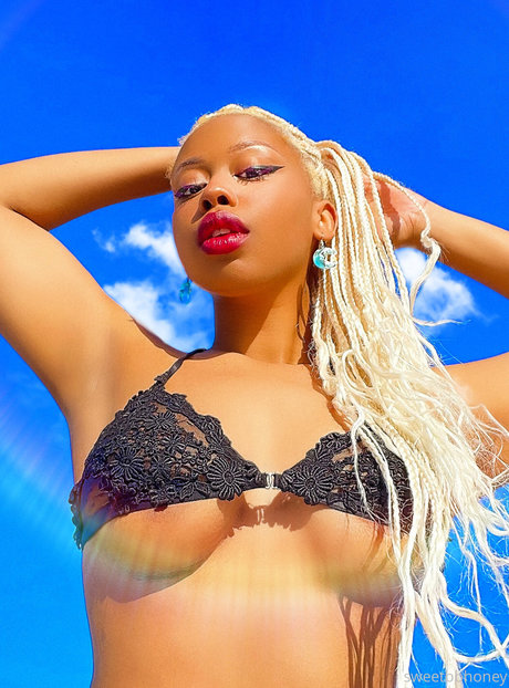 _Goddess Honey 777 adult star pictures