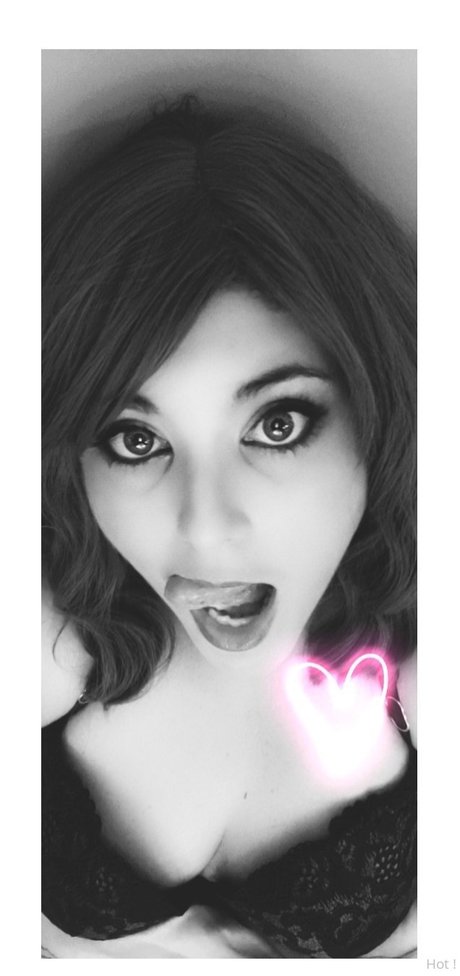 Lilly Tremblay naked model images