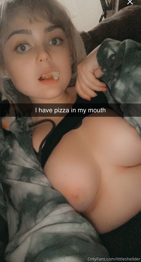 Little Shellder pornstar exclusive picture