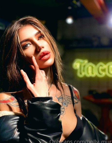 Holly Mur star free picture