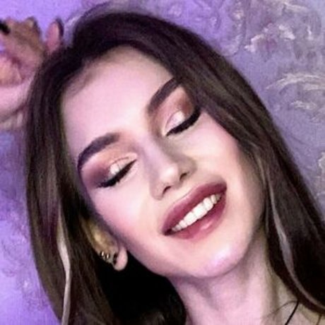 Holly Mur model hot photos