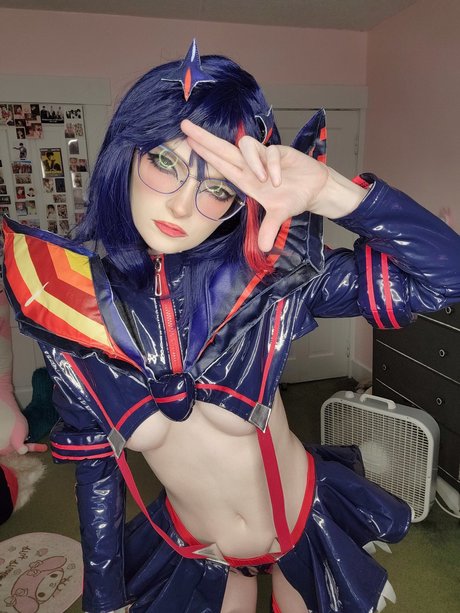 foxqueen23 erotic model images