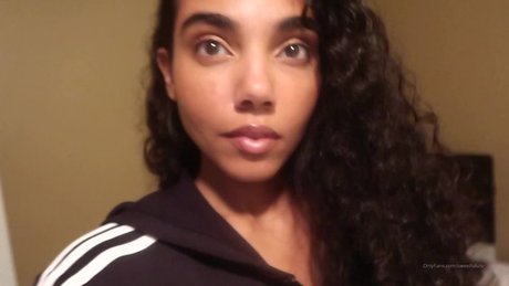 Sweet Lulu TV exclusive star pic