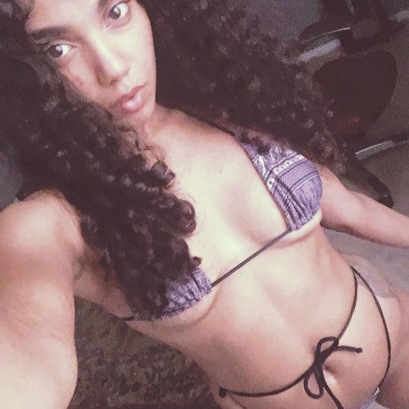 Sweet Lulu TV pornstar top picture