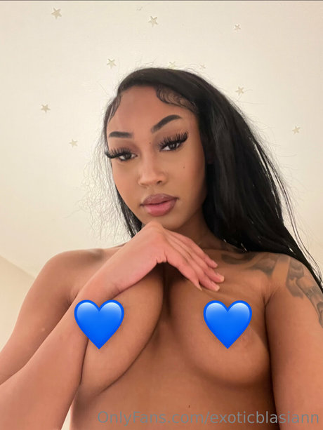 Exoticblasiann_ star naked picture