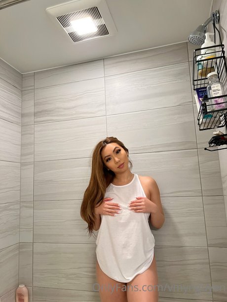 Victoria Nguyen model hd photo