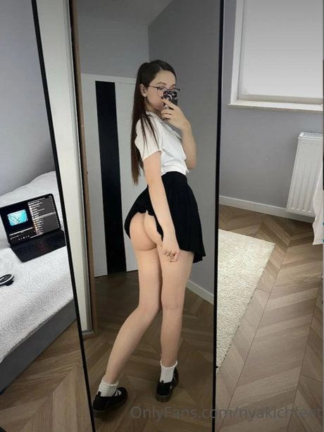 Nyakich beautiful model archive