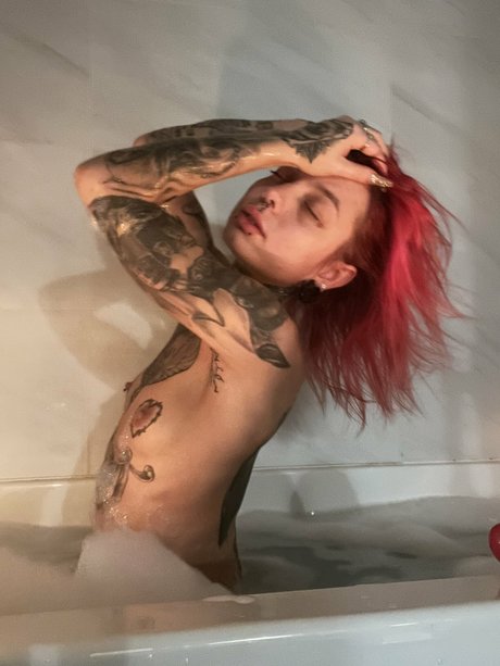 Luna Extreme_ model high quality galleries