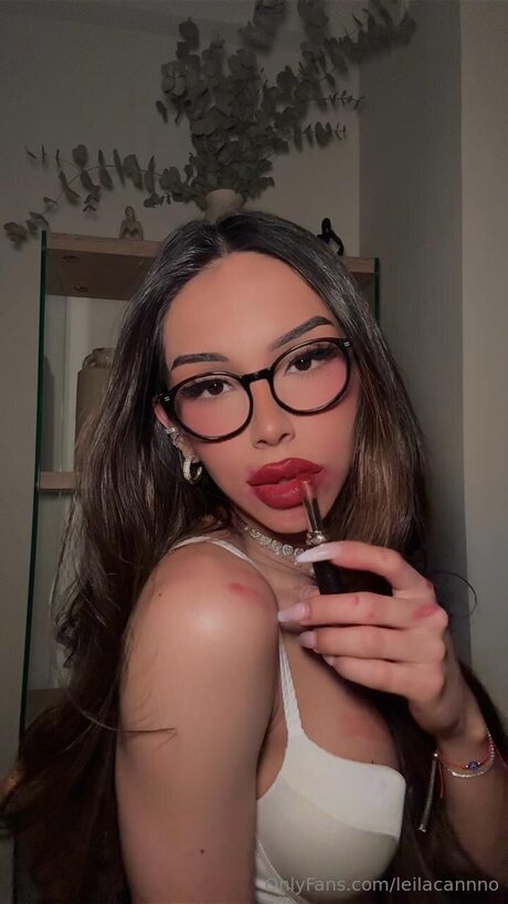 Leilacannno naked star image