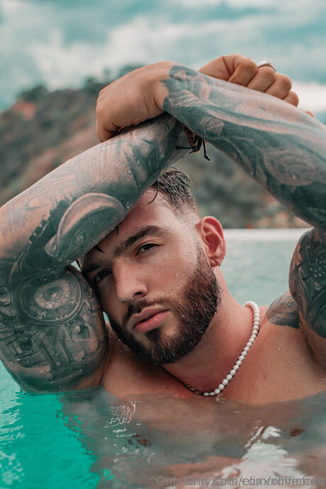 Elixxxofficfree beautiful model photo