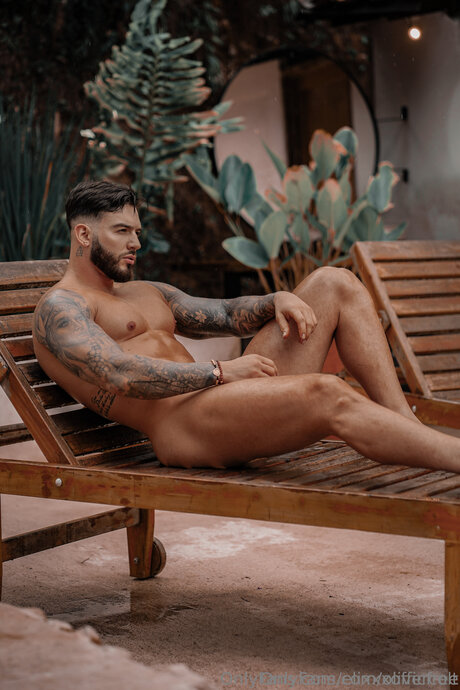 Elixxxofficfree star naked photo