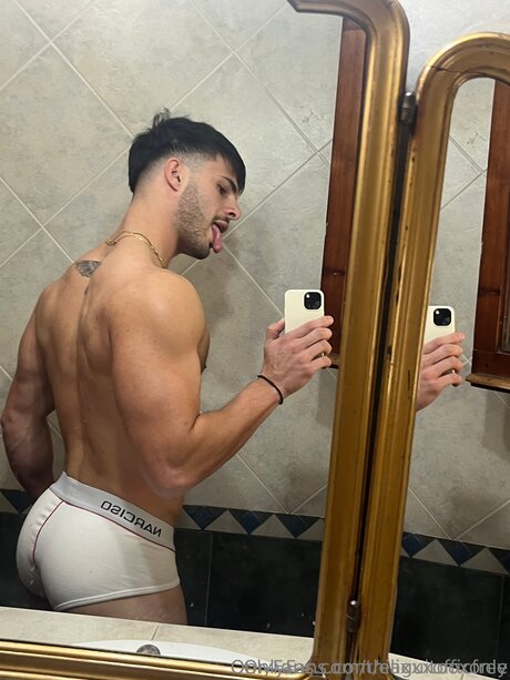 Elixxxofficfree naked actress photo