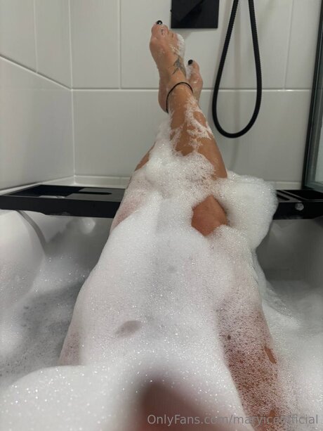 pawg threesome onlyfans naked images