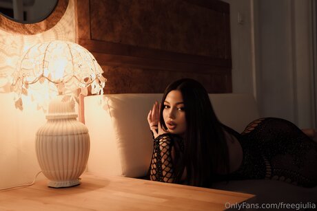Freegiulia beautiful model image