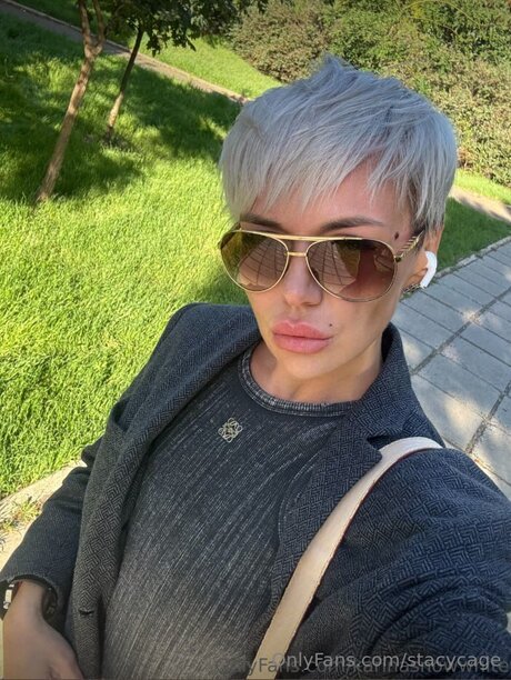 Stacycage top model photos